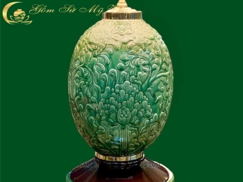 Đèn Ngủ Vẽ Hoa Cúc Xanh Cách Điệu Gốm Sứ Bát Tràng Cao Cấp