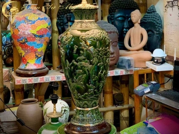 Đèn Ngủ Vân Nổi Gốm Sứ Bát Tràng Cao Cấp